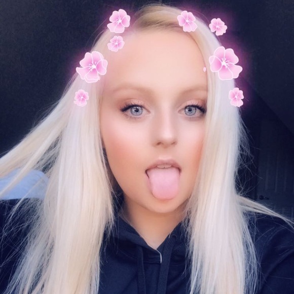 Meet your Posher, Kensey - Picture 2 of 2